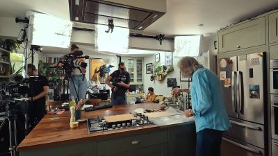 James, don't forget about the chorizo. - James May: Oh Cook!
