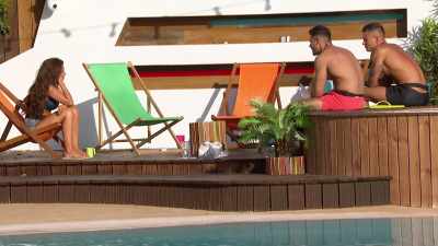 ‐JAMES: I bet.
‐Tom's head case, - Love Island