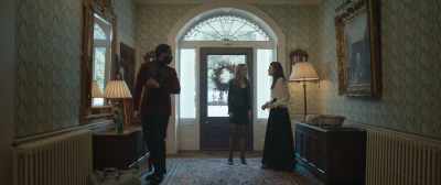 - James, no we don't!
- Yes, we do, darling. - Silent Night