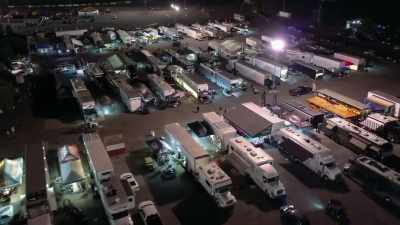 [James] When this thing went
into that power wheelie like that, - Street Outlaws No Prep Kings Team Attack