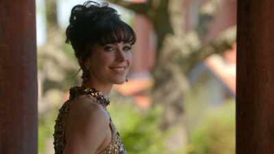 JAMES: Yes.
Big, big fan. - Ms Fisher's Modern Murder Mysteries