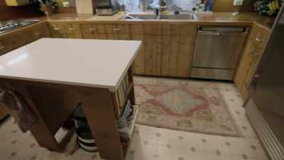 [Jamie] And I think
it's because of how
dysfunctional this kitchen is. - Why the Heck Did I Buy This House?