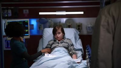 - Jamie, how are you doing?
I'm Dr. Charles. - Chicago Med