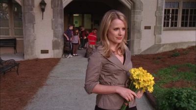 JAMIE: I'm staying.
KIDS: Yeah! - One Tree Hill