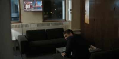 -Jane Flannery, media management.
-How do you do? How do you do? - Bodyguard