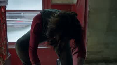 Jane! Stop! Stop! Stand there. - Blindspot