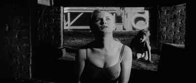 JANE: Then when I got under there,
a strange thing happened. - The Three Faces of Eve