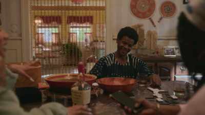 - [Janelle] Okay, bitch, listen.
- [meows] - Blindspotting