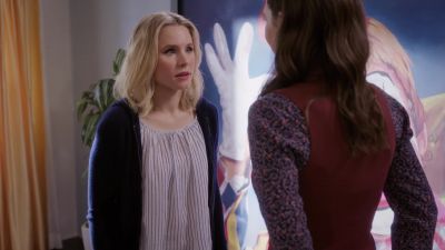- Janet?
- Hi, there. - The Good Place