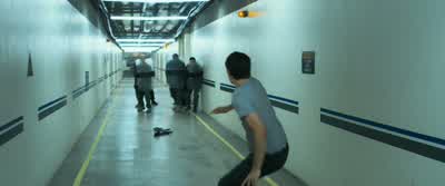जाओ, जाओ। उसे रोकें! - Maze Runner: The Scorch Trials