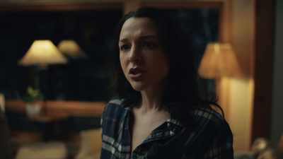 - Jared, what are you doing?
- I'm sorry, Carrie. - Trapped in the Rocky Mountains