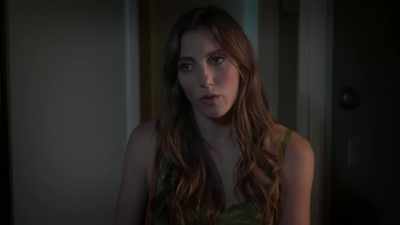 - Jared's a lawyer.
He knows all the cops. - You Can't Escape Me