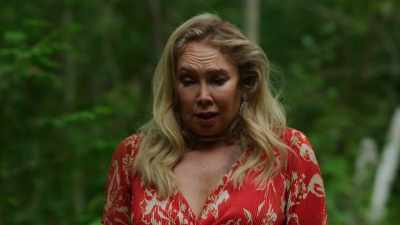 Jared's totally dirty, taking
insider tips, and all of it. - Hunting Housewives