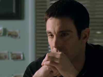 [Jarod]
I need to talk to you... about women. - The Pretender