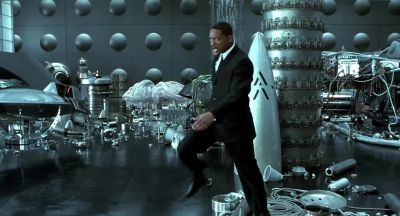 Jarra you are under arrest for being that ugly - Men in Black II