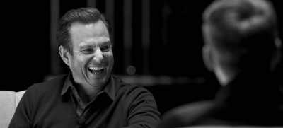 [Jason] Do you think
that your writing process
with your staff each night - SmartLess: On the Road