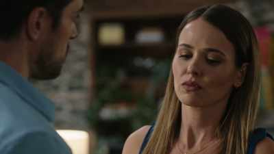 Jason fits neatly
into the perfect plan - Falling in Love in Niagara