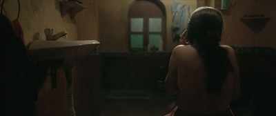 Jaspal's lips are kissing. - Lipstick Under My Burkha