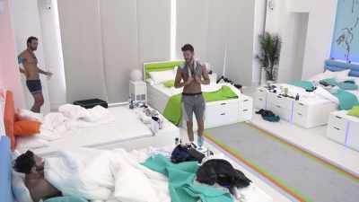 (JAVI LAUGHS) - Love Island