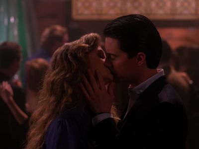 [JAZZ BALLAD RESUMES
PLAYING] - Twin Peaks