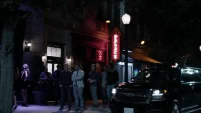 [jazz music] - Famous in Love