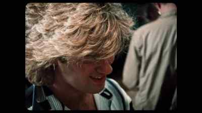Je bent vast als de dood
om er iets van te zingen. - Wham!: Last Christmas Unwrapped