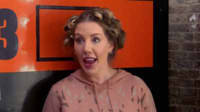 Je me demande à quel point
c'est basé sur la réalité. - Backstage with Katherine Ryan