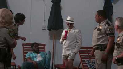 je ne parle pas anglais. - Reno 911! The Hunt for QAnon