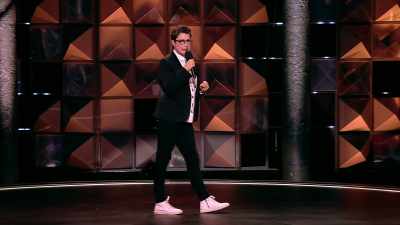 "Je vais chercher cette belle déesse. - Backstage with Katherine Ryan
