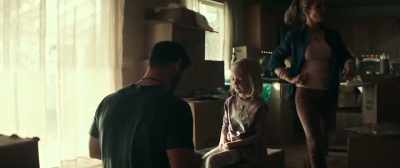 JEAN: I don't wanna
unpack this room - 12 Strong
