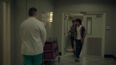 Jed, Ethan,
watch the exits. - Legacies