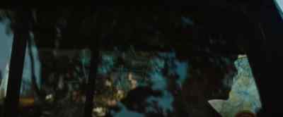 - Jed, we got to get Erica.
- Where? - Red Dawn