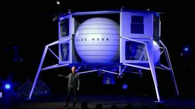 Jeff Bezos tror også, at millioner- - Space Titans: Musk, Bezos, Branson