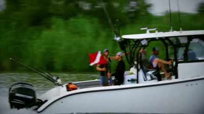 [jeff]  having a local diver
 to watch my back is critical - Deadliest Catch: Bloodline