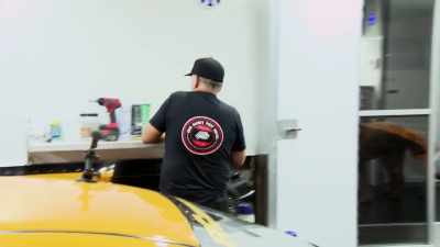 [Jeff] We're here
at Tucson Raceway in Arizona. - Street Outlaws No Prep Kings Team Attack