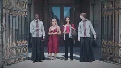 (Jeff) Why is everyone dressed
like my mom?
(Isaac) Guys, what is that? - Find Me in Paris