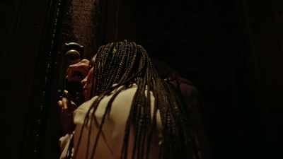 [Jennifer]:
What are you doing? - Little Girl in the Window