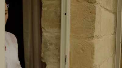 JENNY: Come on, you two.
It's all over now. Just... - The Holiday