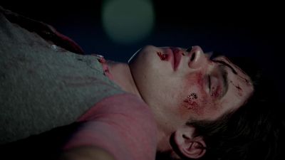 Jeremy, hold on. - The Vampire Diaries