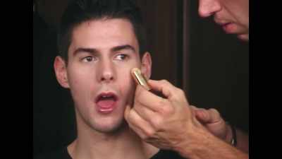 [Jeremy]
I never was with someone - Larger than Life: The Kevyn Aucoin Story
