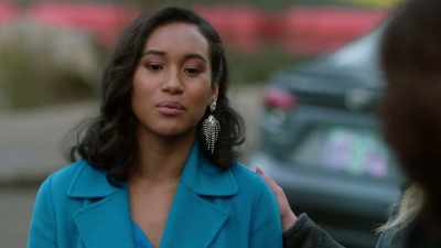 Jeremy wanted me
to break it off with him - Pretty Little Liars: The Perfectionists