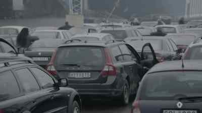 - Jesper will wonder where he went.
- OK, let's get him. - The Bridge