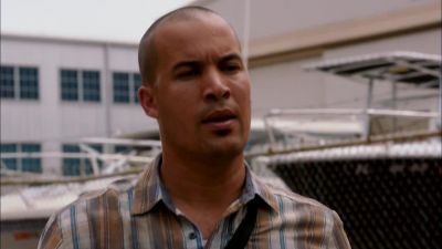 JESSE: Fuller,
do not take the shot. - Burn Notice