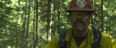 JESSE: Scouting two
ridges over. Got brands
coming in, spot fires. - Only the Brave