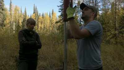 JESSI: And we can't pull it
back out to try anywhere else. - Life Below Zero: Next Generation