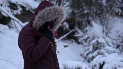 JESSI: Dang!
This stinks, love. - Life Below Zero: Next Generation