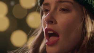 JESSICA AND CHOIR:
♪ O Holy Night ♪ - A Very British Christmas