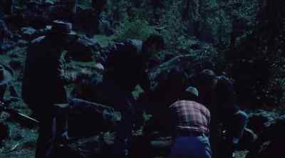 - Jessie, your skinning knife. - The Klansman