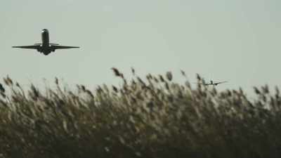[jet engines whooshing] - Kingdom of Silence