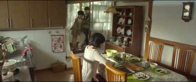 Ji Won, let's go together. - House of the Disappeared